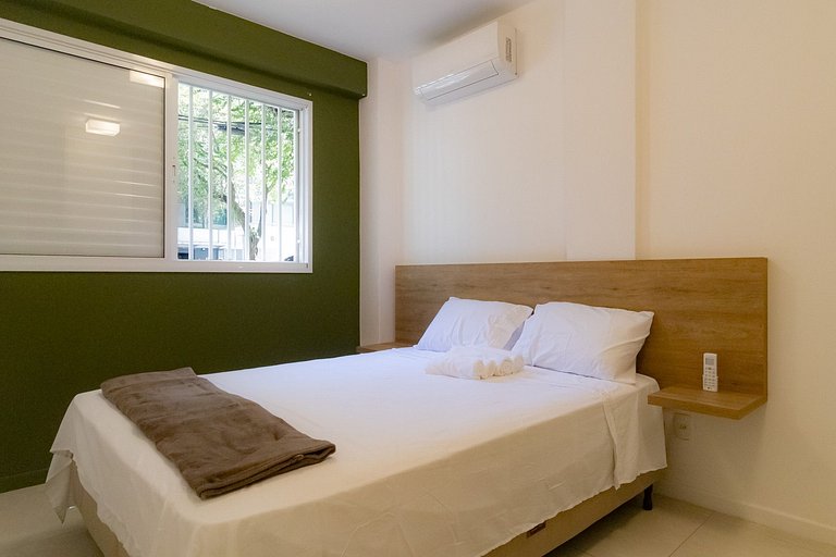 Metrô Vila Madalena - Oswaldo Bittar I