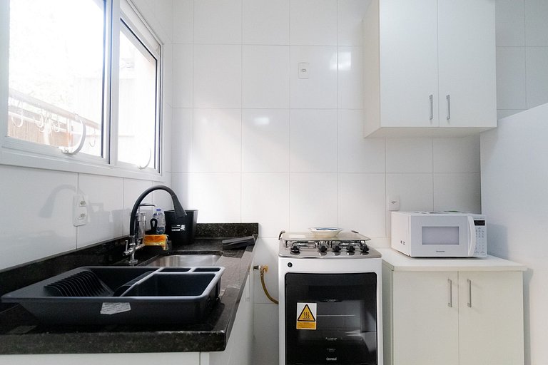 Metrô Vila Madalena - Oswaldo Bittar I